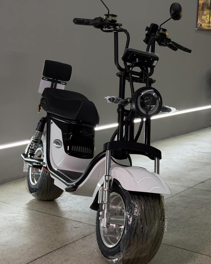 Scooter X18 PRO 1000W na cor Branca na Elétricas Brasil, Anápolis, foto 2